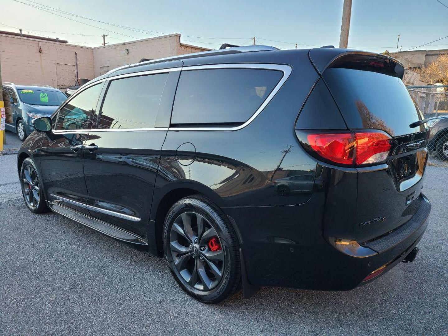 2017 BLACK CHRYSLER PACIFICA LIMITED (2C4RC1GG6HR) with an 3.6L engine, Automatic transmission, located at 117 North Cameron Street, Harrisburg, PA, 17101, (717) 963-8962, 40.266762, -76.875259 - WE FINANCE!!! Good Credit/ Bad Credit/ No Credit - ALL Trade-Ins Welcomed!!! ***Guaranteed Credit Approval*** APPLY ONLINE or CALL us TODAY ;) Internet Prices and Marketplace Prices are SPECIAL discounted ***CASH DEALS*** Retail Prices are higher. Please call us to discuss your cash and finan - Photo#2