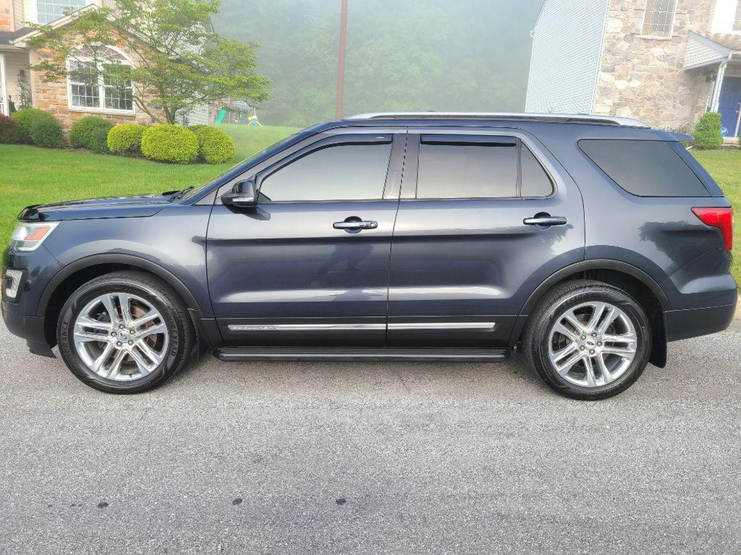 2017 BLUE FORD EXPLORER XLT (1FM5K8D88HG) with an 3.5L engine, Automatic transmission, located at 117 North Cameron Street, Harrisburg, PA, 17101, (717) 963-8962, 40.266762, -76.875259 - WE FINANCE!!! Good Credit/ Bad Credit/ No Credit - ALL Trade-Ins Welcomed!!! ***Guaranteed Credit Approval*** APPLY ONLINE or CALL us TODAY ;) Internet Prices and Marketplace Prices are SPECIAL discounted ***CASH DEALS*** Retail Prices are higher. Please call us to discuss your cash and finan - Photo#1