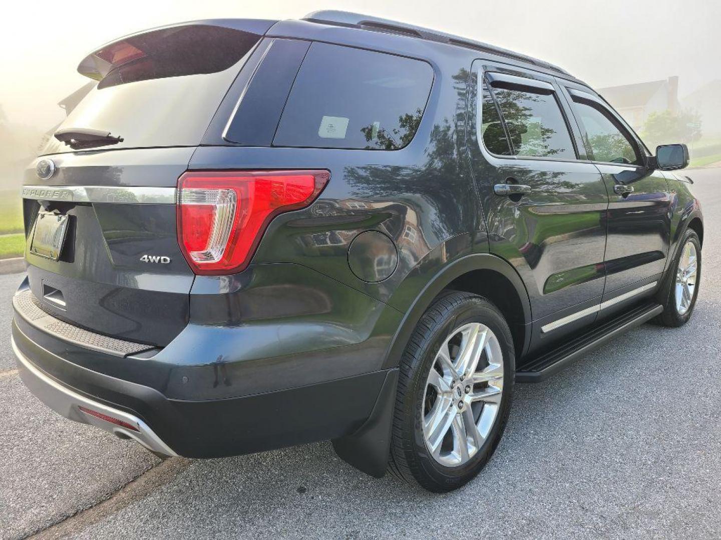 2017 BLUE FORD EXPLORER XLT (1FM5K8D88HG) with an 3.5L engine, Automatic transmission, located at 117 North Cameron Street, Harrisburg, PA, 17101, (717) 963-8962, 40.266762, -76.875259 - WE FINANCE!!! Good Credit/ Bad Credit/ No Credit - ALL Trade-Ins Welcomed!!! ***Guaranteed Credit Approval*** APPLY ONLINE or CALL us TODAY ;) Internet Prices and Marketplace Prices are SPECIAL discounted ***CASH DEALS*** Retail Prices are higher. Please call us to discuss your cash and finan - Photo#4