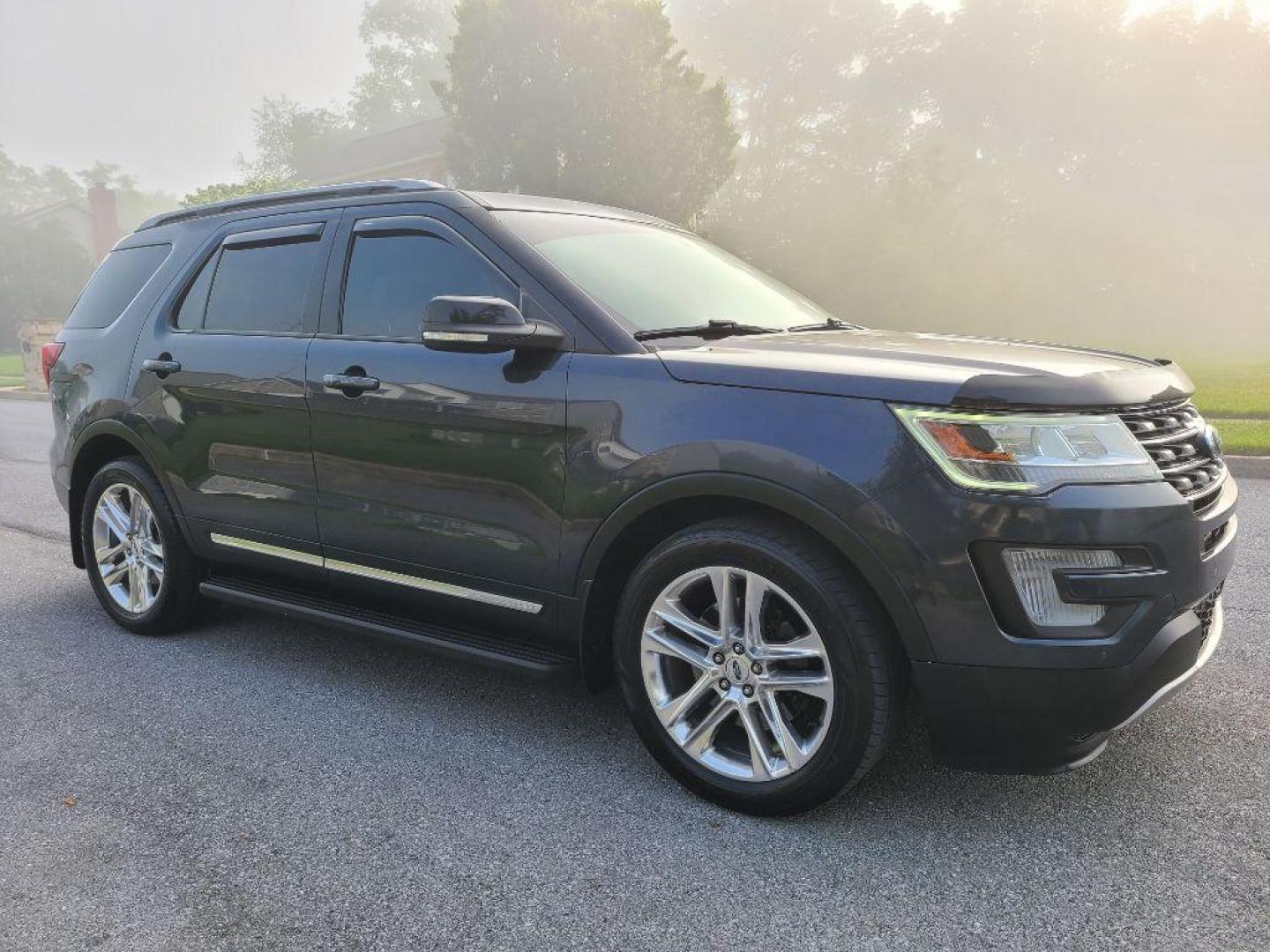 2017 BLUE FORD EXPLORER XLT (1FM5K8D88HG) with an 3.5L engine, Automatic transmission, located at 117 North Cameron Street, Harrisburg, PA, 17101, (717) 963-8962, 40.266762, -76.875259 - WE FINANCE!!! Good Credit/ Bad Credit/ No Credit - ALL Trade-Ins Welcomed!!! ***Guaranteed Credit Approval*** APPLY ONLINE or CALL us TODAY ;) Internet Prices and Marketplace Prices are SPECIAL discounted ***CASH DEALS*** Retail Prices are higher. Please call us to discuss your cash and finan - Photo#6