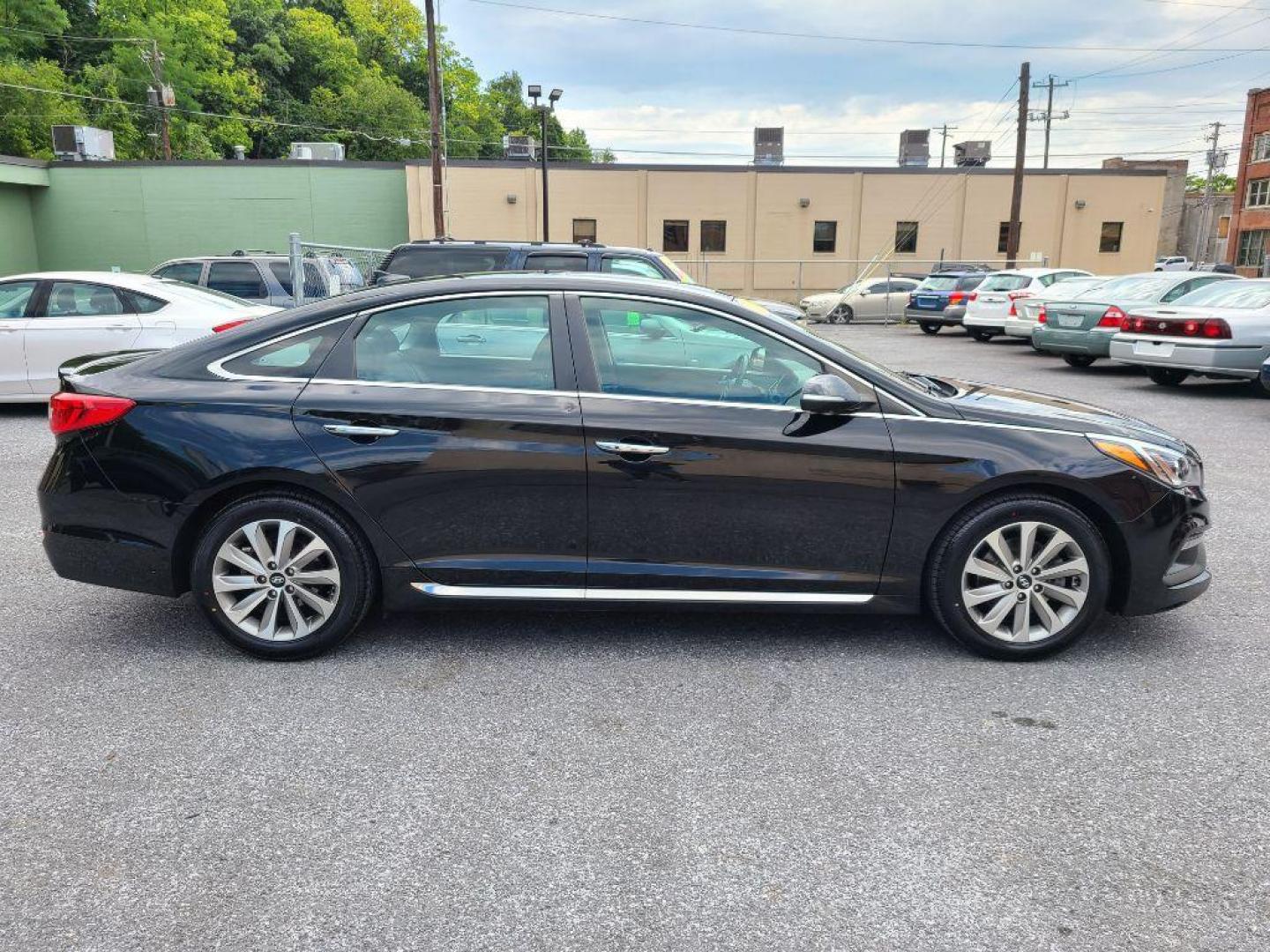 2017 BLACK HYUNDAI SONATA SPORT (5NPE34AF3HH) with an 2.4L engine, Automatic transmission, located at 7981 Paxton Street, Harrisburg, PA, 17111, (717) 561-2926, 40.261490, -76.749229 - WE FINANCE!!! Good Credit/ Bad Credit/ No Credit - ALL Trade-Ins Welcomed!!! ***Guaranteed Credit Approval*** APPLY ONLINE or CALL us TODAY ;) Internet Prices and Marketplace Prices are SPECIAL discounted ***CASH DEALS*** Retail Prices are higher. Please call us to discuss your cash and finan - Photo#5