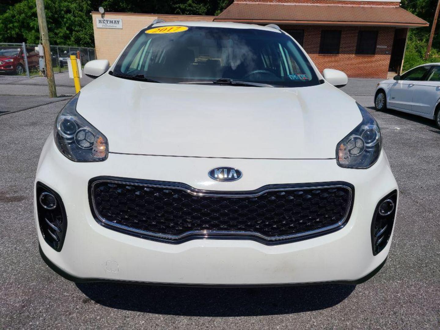 2017 WHITE KIA SPORTAGE LX (KNDPMCAC8H7) with an 2.4L engine, Automatic transmission, located at 117 North Cameron Street, Harrisburg, PA, 17101, (717) 963-8962, 40.266762, -76.875259 - WE FINANCE!!! Good Credit/ Bad Credit/ No Credit - ALL Trade-Ins Welcomed!!! ***Guaranteed Credit Approval*** APPLY ONLINE or CALL us TODAY ;) Internet Prices and Marketplace Prices are SPECIAL discounted ***CASH DEALS*** Retail Prices are higher. Please call us to discuss your cash and finan - Photo#7