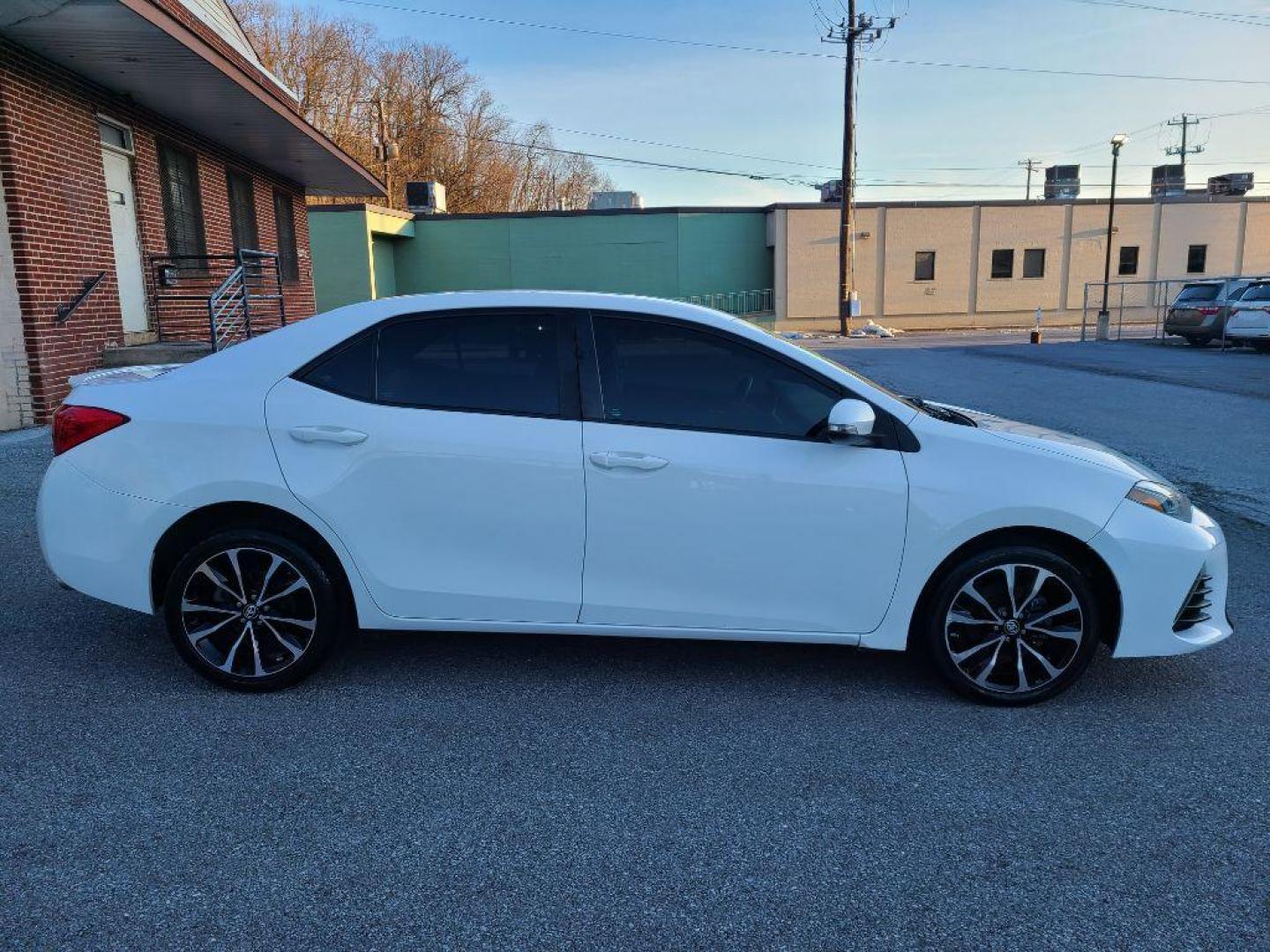 2017 WHITE TOYOTA COROLLA SE (2T1BURHE4HC) with an 1.8L engine, Continuously Variable transmission, located at 7981 Paxton Street, Harrisburg, PA, 17111, (717) 561-2926, 40.261490, -76.749229 - WE FINANCE!!! Good Credit/ Bad Credit/ No Credit - ALL Trade-Ins Welcomed!!! ***Guaranteed Credit Approval*** APPLY ONLINE or CALL us TODAY ;) Internet Prices and Marketplace Prices are SPECIAL discounted ***CASH DEALS*** Retail Prices are higher. Please call us to discuss your cash and finan - Photo#5