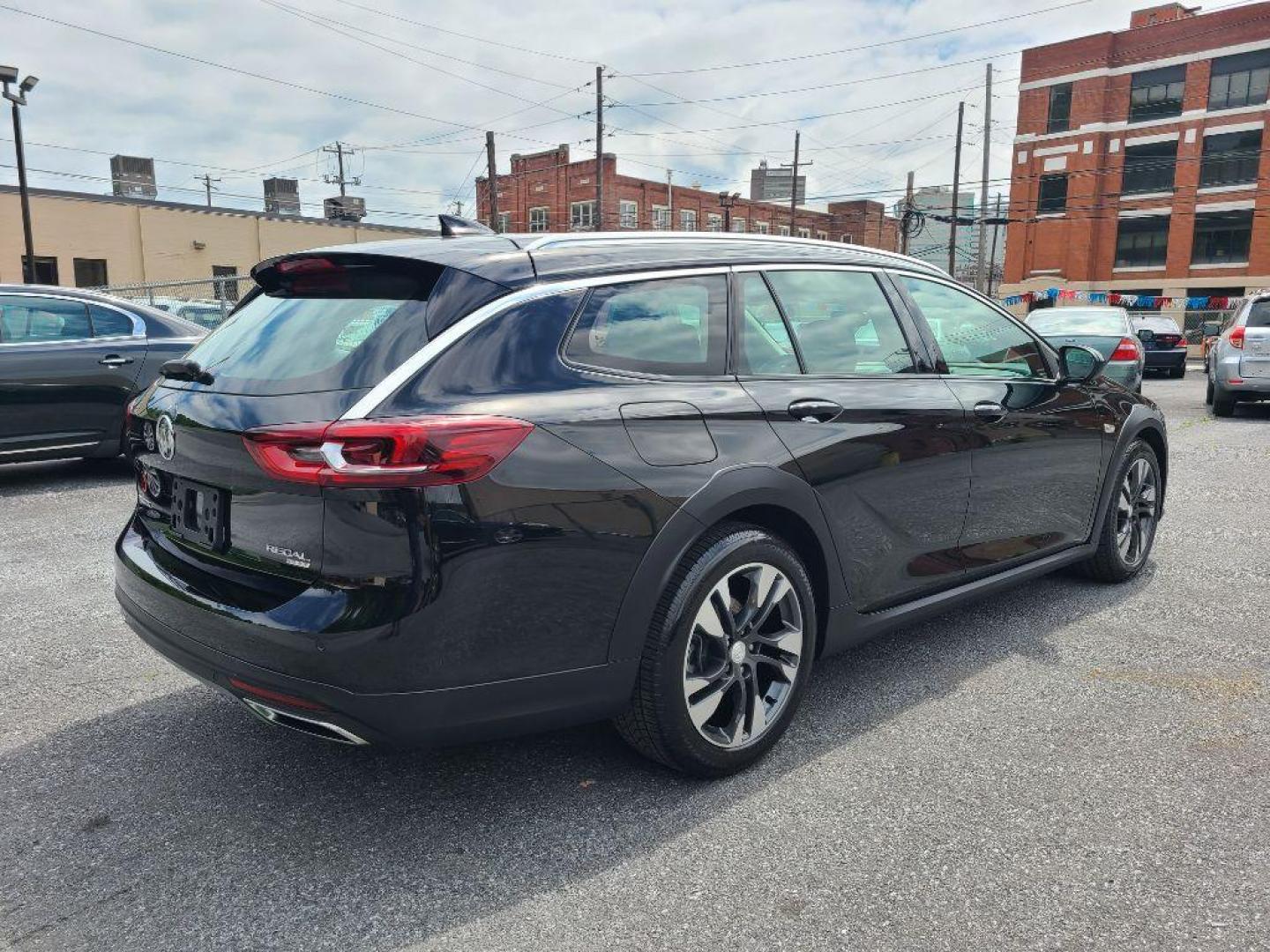 2018 BLACK BUICK REGAL TOURX ESSENCE (W04GV8SX6J1) with an 2.0L engine, Automatic transmission, located at 7981 Paxton Street, Harrisburg, PA, 17111, (717) 561-2926, 40.261490, -76.749229 - WE FINANCE!!! Good Credit/ Bad Credit/ No Credit - ALL Trade-Ins Welcomed!!! ***Guaranteed Credit Approval*** APPLY ONLINE or CALL us TODAY ;) Internet Prices and Marketplace Prices are SPECIAL discounted ***CASH DEALS*** Retail Prices are higher. Please call us to discuss your cash and finan - Photo#4