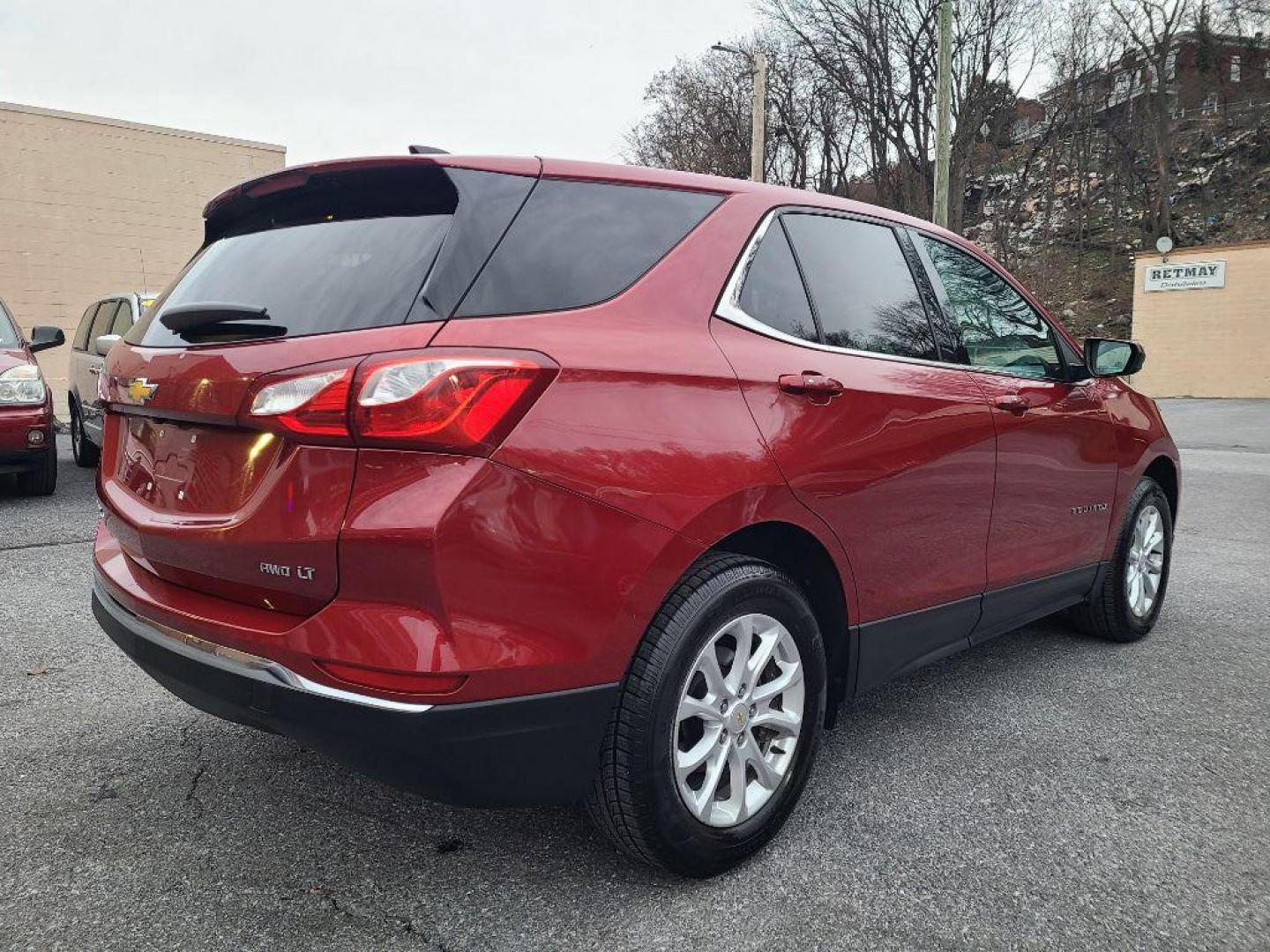 2018 RED CHEVROLET EQUINOX LT (2GNAXSEV2J6) with an 1.5L engine, Automatic transmission, located at 117 North Cameron Street, Harrisburg, PA, 17101, (717) 963-8962, 40.266762, -76.875259 - WE FINANCE!!! Good Credit/ Bad Credit/ No Credit - ALL Trade-Ins Welcomed!!! ***Guaranteed Credit Approval*** APPLY ONLINE or CALL us TODAY ;) Internet Prices and Marketplace Prices are SPECIAL discounted ***CASH DEALS*** Retail Prices are higher. Please call us to discuss your cash and finan - Photo#4