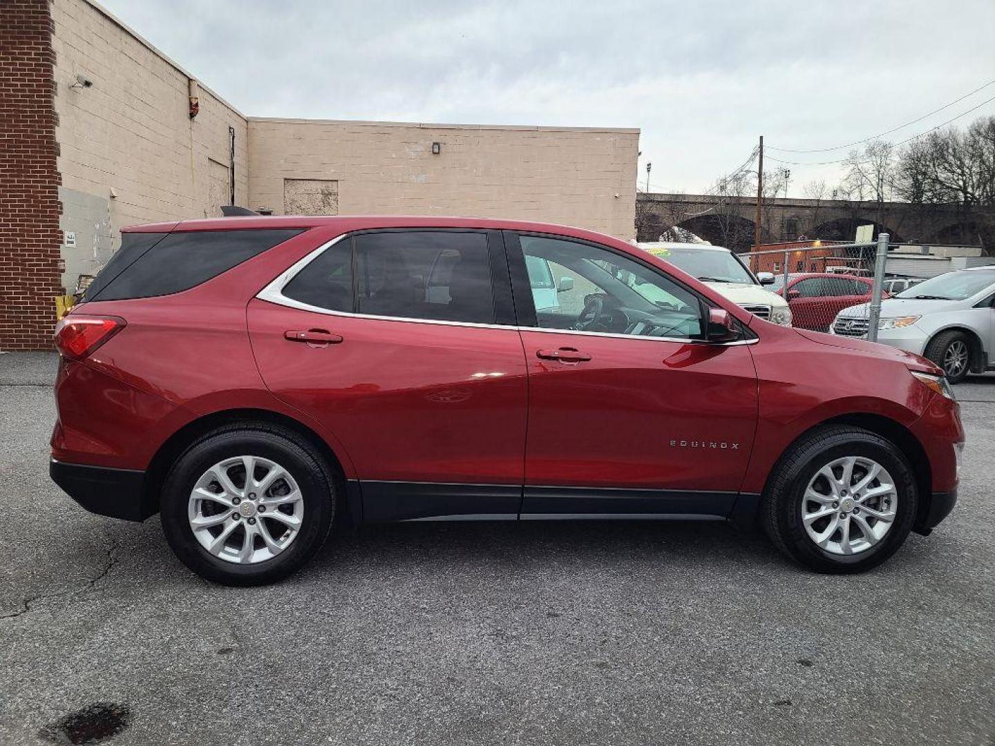 2018 RED CHEVROLET EQUINOX LT (2GNAXSEV2J6) with an 1.5L engine, Automatic transmission, located at 117 North Cameron Street, Harrisburg, PA, 17101, (717) 963-8962, 40.266762, -76.875259 - WE FINANCE!!! Good Credit/ Bad Credit/ No Credit - ALL Trade-Ins Welcomed!!! ***Guaranteed Credit Approval*** APPLY ONLINE or CALL us TODAY ;) Internet Prices and Marketplace Prices are SPECIAL discounted ***CASH DEALS*** Retail Prices are higher. Please call us to discuss your cash and finan - Photo#5