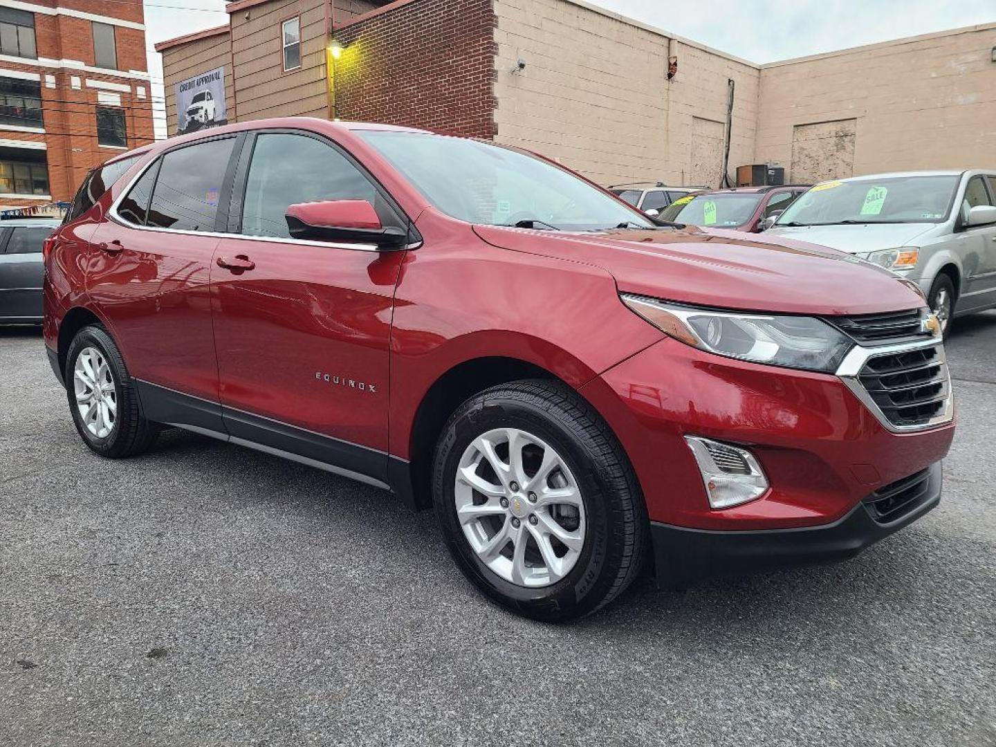 2018 RED CHEVROLET EQUINOX LT (2GNAXSEV2J6) with an 1.5L engine, Automatic transmission, located at 117 North Cameron Street, Harrisburg, PA, 17101, (717) 963-8962, 40.266762, -76.875259 - WE FINANCE!!! Good Credit/ Bad Credit/ No Credit - ALL Trade-Ins Welcomed!!! ***Guaranteed Credit Approval*** APPLY ONLINE or CALL us TODAY ;) Internet Prices and Marketplace Prices are SPECIAL discounted ***CASH DEALS*** Retail Prices are higher. Please call us to discuss your cash and finan - Photo#6