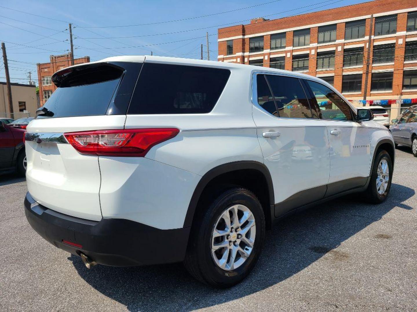 2018 WHITE CHEVROLET TRAVERSE LS (1GNERFKW1JJ) with an 3.6L engine, Automatic transmission, located at 117 North Cameron Street, Harrisburg, PA, 17101, (717) 963-8962, 40.266762, -76.875259 - WE FINANCE!!! Good Credit/ Bad Credit/ No Credit - ALL Trade-Ins Welcomed!!! ***Guaranteed Credit Approval*** APPLY ONLINE or CALL us TODAY ;) Internet Prices and Marketplace Prices are SPECIAL discounted ***CASH DEALS*** Retail Prices are higher. Please call us to discuss your cash and finan - Photo#4