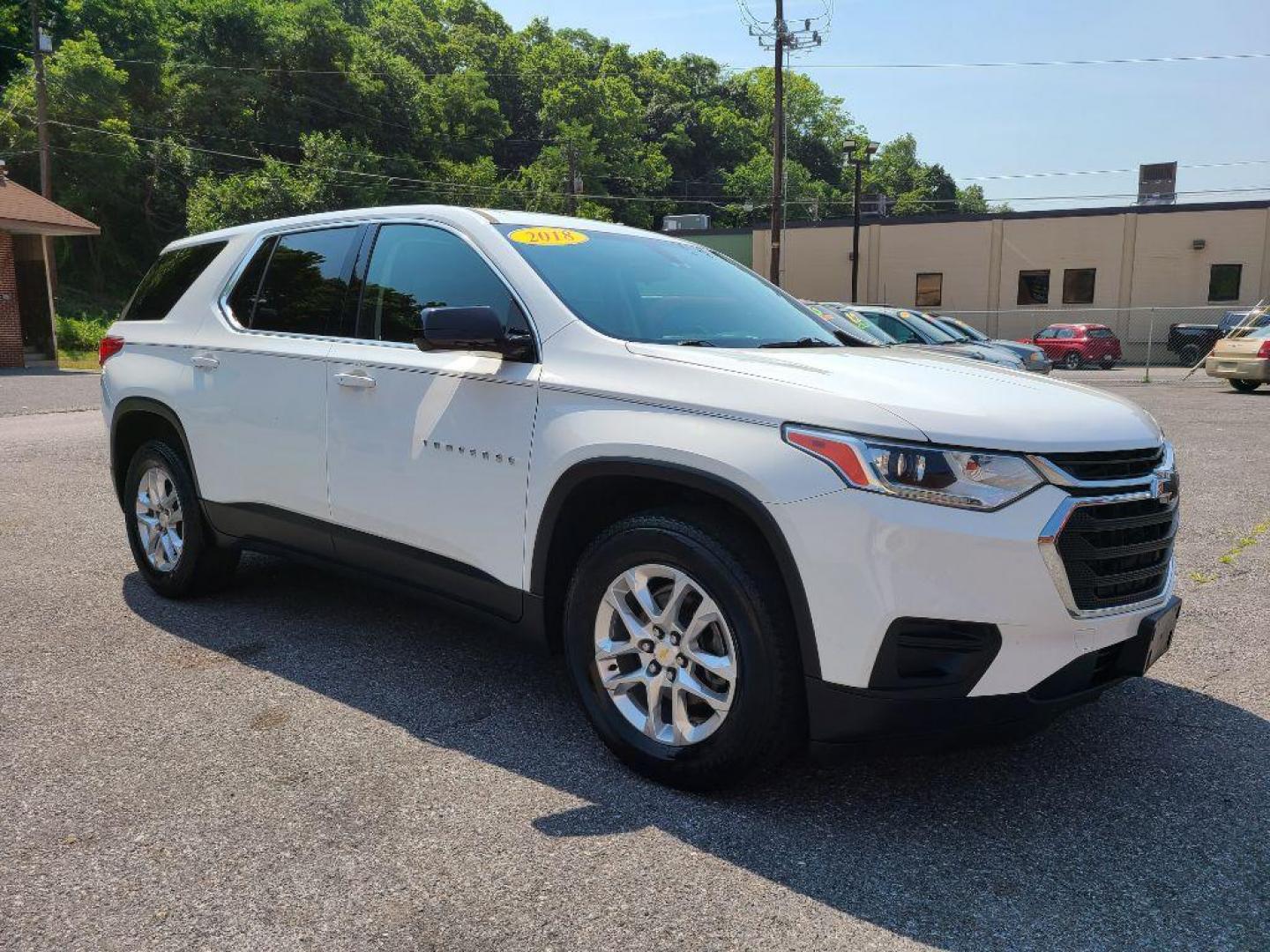 2018 WHITE CHEVROLET TRAVERSE LS (1GNERFKW1JJ) with an 3.6L engine, Automatic transmission, located at 117 North Cameron Street, Harrisburg, PA, 17101, (717) 963-8962, 40.266762, -76.875259 - WE FINANCE!!! Good Credit/ Bad Credit/ No Credit - ALL Trade-Ins Welcomed!!! ***Guaranteed Credit Approval*** APPLY ONLINE or CALL us TODAY ;) Internet Prices and Marketplace Prices are SPECIAL discounted ***CASH DEALS*** Retail Prices are higher. Please call us to discuss your cash and finan - Photo#6