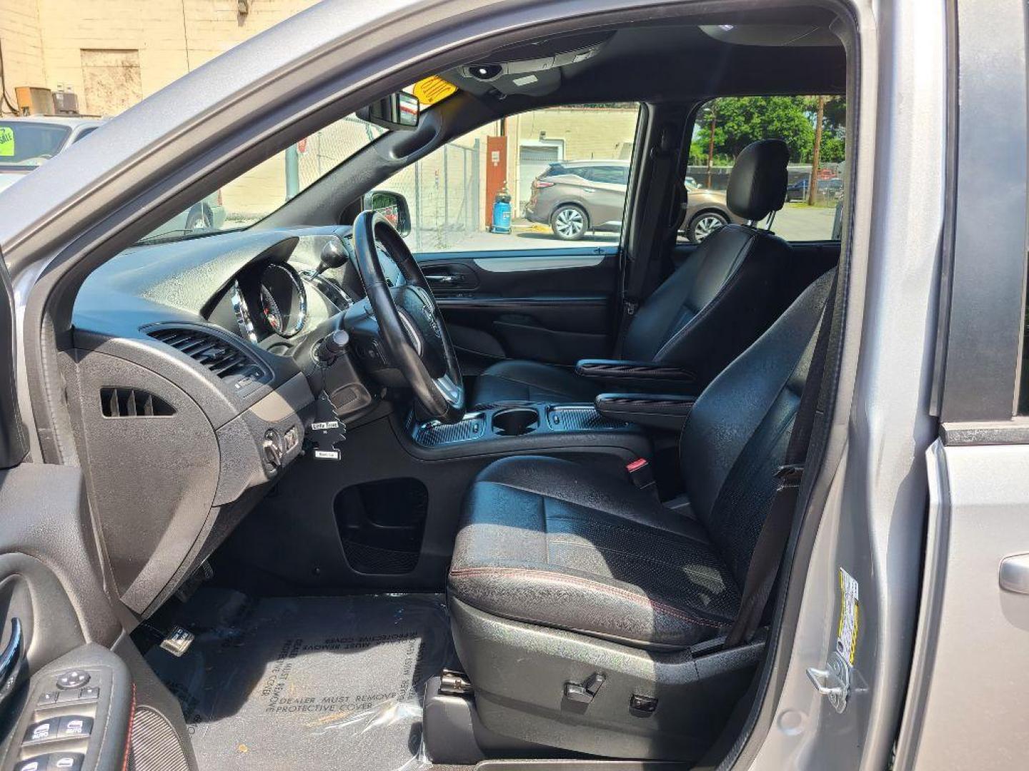 2018 SILVER DODGE GRAND CARAVAN GT (2C4RDGEG9JR) with an 3.6L engine, Automatic transmission, located at 7981 Paxton Street, Harrisburg, PA, 17111, (717) 561-2926, 40.261490, -76.749229 - WE FINANCE!!! Good Credit/ Bad Credit/ No Credit - ALL Trade-Ins Welcomed!!! ***Guaranteed Credit Approval*** APPLY ONLINE or CALL us TODAY ;) Internet Prices and Marketplace Prices are SPECIAL discounted ***CASH DEALS*** Retail Prices are higher. Please call us to discuss your cash and finan - Photo#15