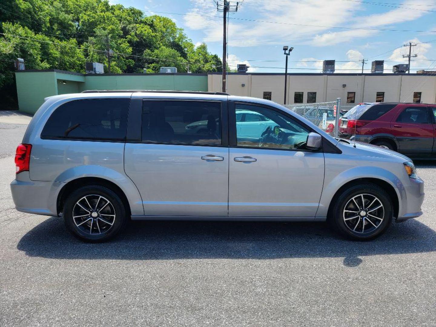 2018 SILVER DODGE GRAND CARAVAN GT (2C4RDGEG9JR) with an 3.6L engine, Automatic transmission, located at 7981 Paxton Street, Harrisburg, PA, 17111, (717) 561-2926, 40.261490, -76.749229 - WE FINANCE!!! Good Credit/ Bad Credit/ No Credit - ALL Trade-Ins Welcomed!!! ***Guaranteed Credit Approval*** APPLY ONLINE or CALL us TODAY ;) Internet Prices and Marketplace Prices are SPECIAL discounted ***CASH DEALS*** Retail Prices are higher. Please call us to discuss your cash and finan - Photo#5