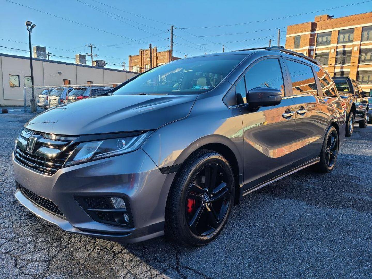 2018 GRAY HONDA ODYSSEY EXL (5FNRL6H7XJB) with an 3.5L engine, Automatic transmission, located at 7981 Paxton Street, Harrisburg, PA, 17111, (717) 561-2926, 40.261490, -76.749229 - WE FINANCE!!! Good Credit/ Bad Credit/ No Credit - ALL Trade-Ins Welcomed!!! ***Guaranteed Credit Approval*** APPLY ONLINE or CALL us TODAY ;) Internet Prices and Marketplace Prices are SPECIAL discounted ***CASH DEALS*** Retail Prices are higher. Please call us to discuss your cash and finan - Photo#0