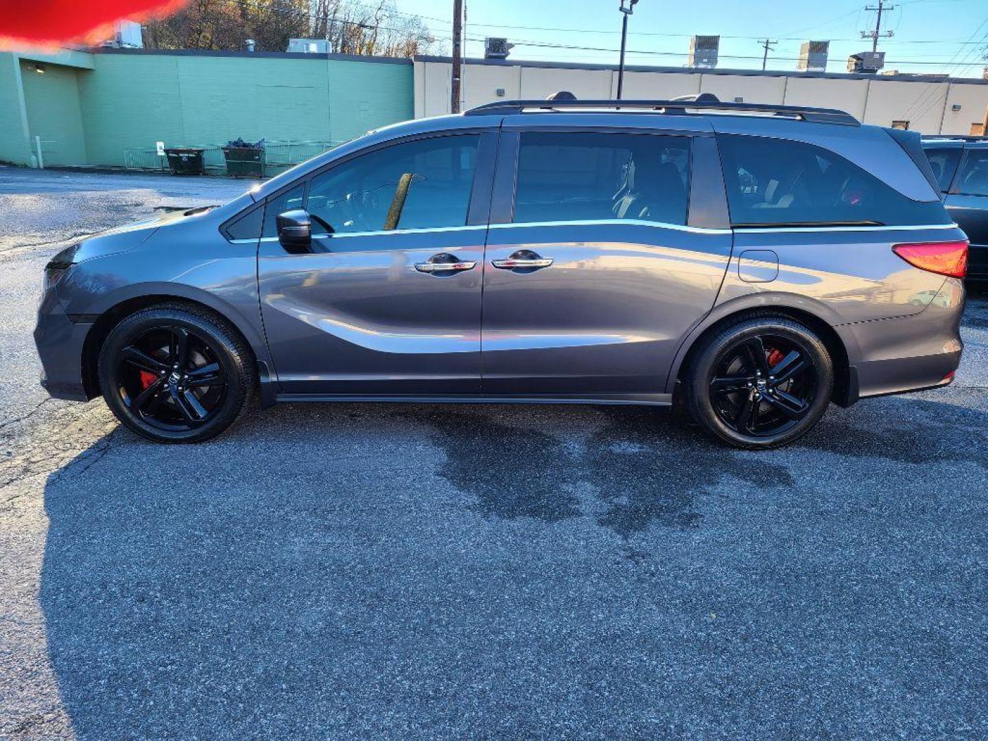 2018 GRAY HONDA ODYSSEY EXL (5FNRL6H7XJB) with an 3.5L engine, Automatic transmission, located at 7981 Paxton Street, Harrisburg, PA, 17111, (717) 561-2926, 40.261490, -76.749229 - WE FINANCE!!! Good Credit/ Bad Credit/ No Credit - ALL Trade-Ins Welcomed!!! ***Guaranteed Credit Approval*** APPLY ONLINE or CALL us TODAY ;) Internet Prices and Marketplace Prices are SPECIAL discounted ***CASH DEALS*** Retail Prices are higher. Please call us to discuss your cash and finan - Photo#1