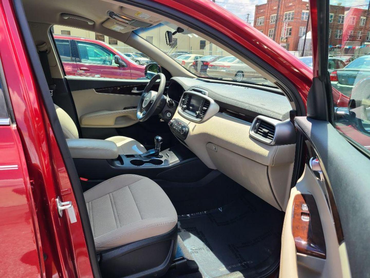 2018 RED KIA SORENTO LX (5XYPG4A3XJG) with an 2.4L engine, Automatic transmission, located at 7981 Paxton Street, Harrisburg, PA, 17111, (717) 561-2926, 40.261490, -76.749229 - WE FINANCE!!! Good Credit/ Bad Credit/ No Credit - ALL Trade-Ins Welcomed!!! ***Guaranteed Credit Approval*** APPLY ONLINE or CALL us TODAY ;) Internet Prices and Marketplace Prices are SPECIAL discounted ***CASH DEALS*** Retail Prices are higher. Please call us to discuss your cash and finan - Photo#8