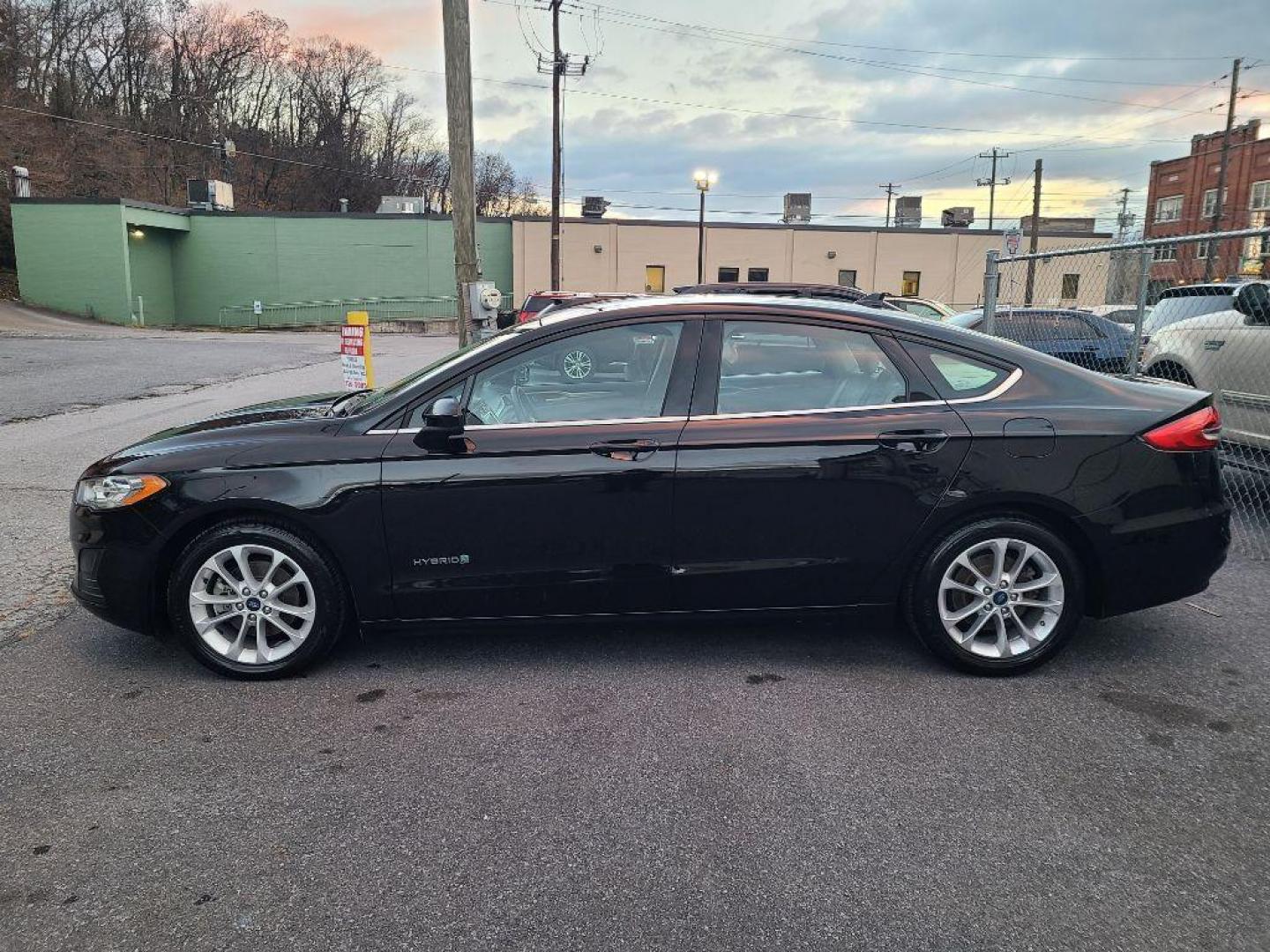 2019 BLACK FORD FUSION SE (3FA6P0LU4KR) with an 2.0L engine, Continuously Variable transmission, located at 7981 Paxton Street, Harrisburg, PA, 17111, (717) 561-2926, 40.261490, -76.749229 - WE FINANCE!!! Good Credit/ Bad Credit/ No Credit - ALL Trade-Ins Welcomed!!! ***Guaranteed Credit Approval*** APPLY ONLINE or CALL us TODAY ;) Internet Prices and Marketplace Prices are SPECIAL discounted ***CASH DEALS*** Retail Prices are higher. Please call us to discuss your cash and finan - Photo#1