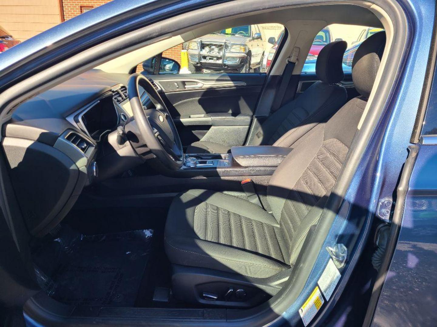 2019 BLUE FORD FUSION SE (3FA6P0H74KR) with an 2.5L engine, Automatic transmission, located at 7981 Paxton Street, Harrisburg, PA, 17111, (717) 561-2926, 40.261490, -76.749229 - WE FINANCE!!! Good Credit/ Bad Credit/ No Credit - ALL Trade-Ins Welcomed!!! ***Guaranteed Credit Approval*** APPLY ONLINE or CALL us TODAY ;) Internet Prices and Marketplace Prices are SPECIAL discounted ***CASH DEALS*** Retail Prices are higher. Please call us to discuss your cash and finan - Photo#11