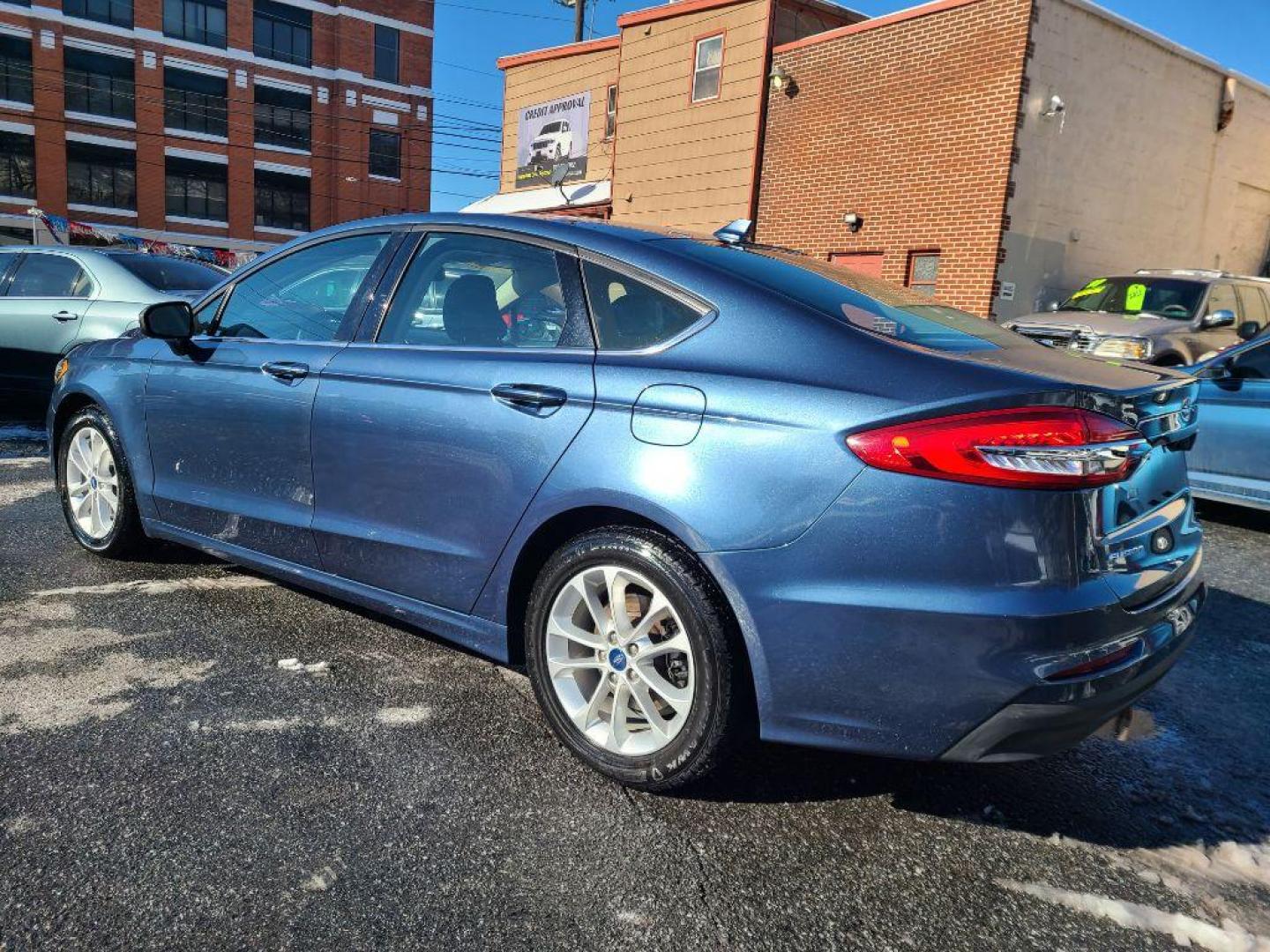 2019 BLUE FORD FUSION SE (3FA6P0H74KR) with an 2.5L engine, Automatic transmission, located at 7981 Paxton Street, Harrisburg, PA, 17111, (717) 561-2926, 40.261490, -76.749229 - WE FINANCE!!! Good Credit/ Bad Credit/ No Credit - ALL Trade-Ins Welcomed!!! ***Guaranteed Credit Approval*** APPLY ONLINE or CALL us TODAY ;) Internet Prices and Marketplace Prices are SPECIAL discounted ***CASH DEALS*** Retail Prices are higher. Please call us to discuss your cash and finan - Photo#2