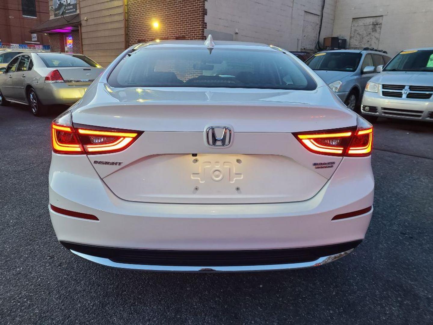 2019 WHITE HONDA INSIGHT TOURING (19XZE4F91KE) with an 1.5L engine, Automatic transmission, located at 7981 Paxton Street, Harrisburg, PA, 17111, (717) 561-2926, 40.261490, -76.749229 - WE FINANCE!!! Good Credit/ Bad Credit/ No Credit - ALL Trade-Ins Welcomed!!! ***Guaranteed Credit Approval*** APPLY ONLINE or CALL us TODAY ;) Internet Prices and Marketplace Prices are SPECIAL discounted ***CASH DEALS*** Retail Prices are higher. Please call us to discuss your cash and finan - Photo#3