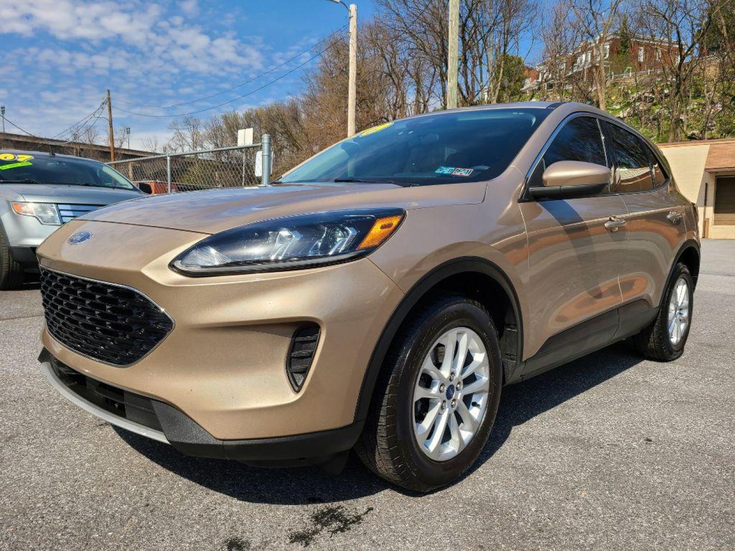 2020 TAN FORD ESCAPE SE (1FMCU9G64LU) with an 1.5L engine, Automatic transmission, located at 7981 Paxton Street, Harrisburg, PA, 17111, (717) 561-2926, 40.261490, -76.749229 - WE FINANCE!!! Good Credit/ Bad Credit/ No Credit - ALL Trade-Ins Welcomed!!! ***Guaranteed Credit Approval*** APPLY ONLINE or CALL us TODAY ;) Internet Prices and Marketplace Prices are SPECIAL discounted ***CASH DEALS*** Retail Prices are higher. Please call us to discuss your cash and finan - Photo#0