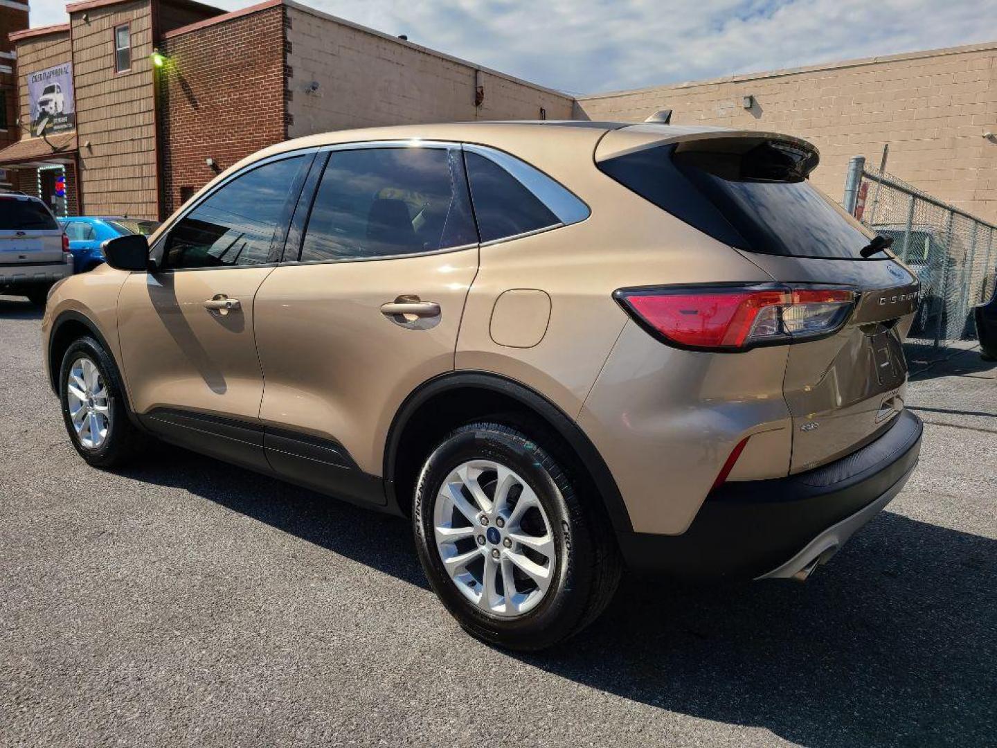 2020 TAN FORD ESCAPE SE (1FMCU9G64LU) with an 1.5L engine, Automatic transmission, located at 7981 Paxton Street, Harrisburg, PA, 17111, (717) 561-2926, 40.261490, -76.749229 - WE FINANCE!!! Good Credit/ Bad Credit/ No Credit - ALL Trade-Ins Welcomed!!! ***Guaranteed Credit Approval*** APPLY ONLINE or CALL us TODAY ;) Internet Prices and Marketplace Prices are SPECIAL discounted ***CASH DEALS*** Retail Prices are higher. Please call us to discuss your cash and finan - Photo#2