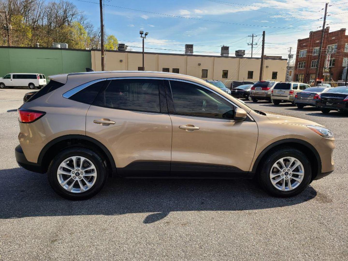 2020 TAN FORD ESCAPE SE (1FMCU9G64LU) with an 1.5L engine, Automatic transmission, located at 7981 Paxton Street, Harrisburg, PA, 17111, (717) 561-2926, 40.261490, -76.749229 - WE FINANCE!!! Good Credit/ Bad Credit/ No Credit - ALL Trade-Ins Welcomed!!! ***Guaranteed Credit Approval*** APPLY ONLINE or CALL us TODAY ;) Internet Prices and Marketplace Prices are SPECIAL discounted ***CASH DEALS*** Retail Prices are higher. Please call us to discuss your cash and finan - Photo#5