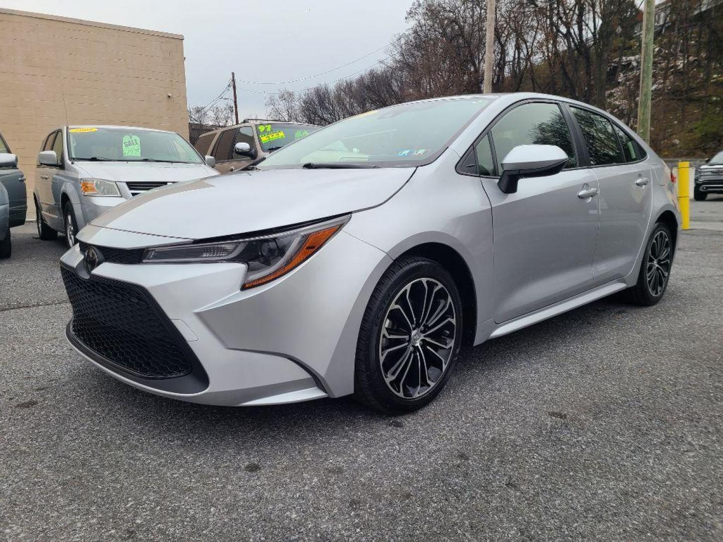 2020 SILVER TOYOTA COROLLA LE (JTDEPRAE2LJ) with an 1.8L engine, Continuously Variable transmission, located at 117 North Cameron Street, Harrisburg, PA, 17101, (717) 963-8962, 40.266762, -76.875259 - WE FINANCE!!! Good Credit/ Bad Credit/ No Credit - ALL Trade-Ins Welcomed!!! ***Guaranteed Credit Approval*** APPLY ONLINE or CALL us TODAY ;) Internet Prices and Marketplace Prices are SPECIAL discounted ***CASH DEALS*** Retail Prices are higher. Please call us to discuss your cash and finan - Photo#0