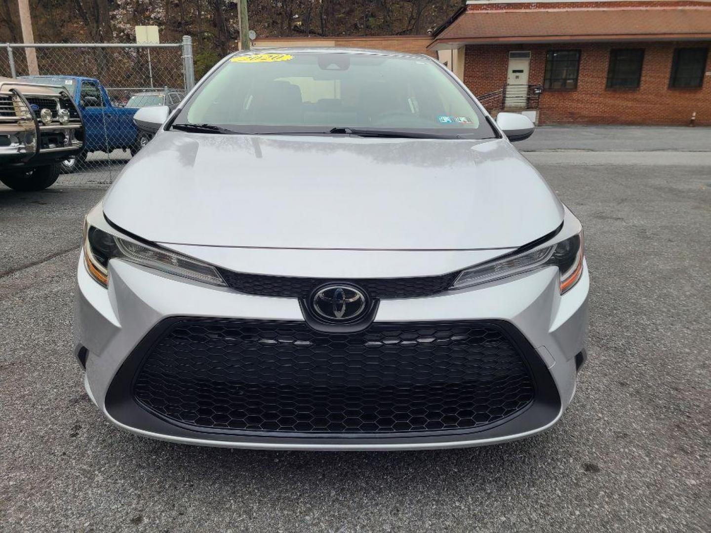 2020 SILVER TOYOTA COROLLA LE (JTDEPRAE2LJ) with an 1.8L engine, Continuously Variable transmission, located at 117 North Cameron Street, Harrisburg, PA, 17101, (717) 963-8962, 40.266762, -76.875259 - WE FINANCE!!! Good Credit/ Bad Credit/ No Credit - ALL Trade-Ins Welcomed!!! ***Guaranteed Credit Approval*** APPLY ONLINE or CALL us TODAY ;) Internet Prices and Marketplace Prices are SPECIAL discounted ***CASH DEALS*** Retail Prices are higher. Please call us to discuss your cash and finan - Photo#7