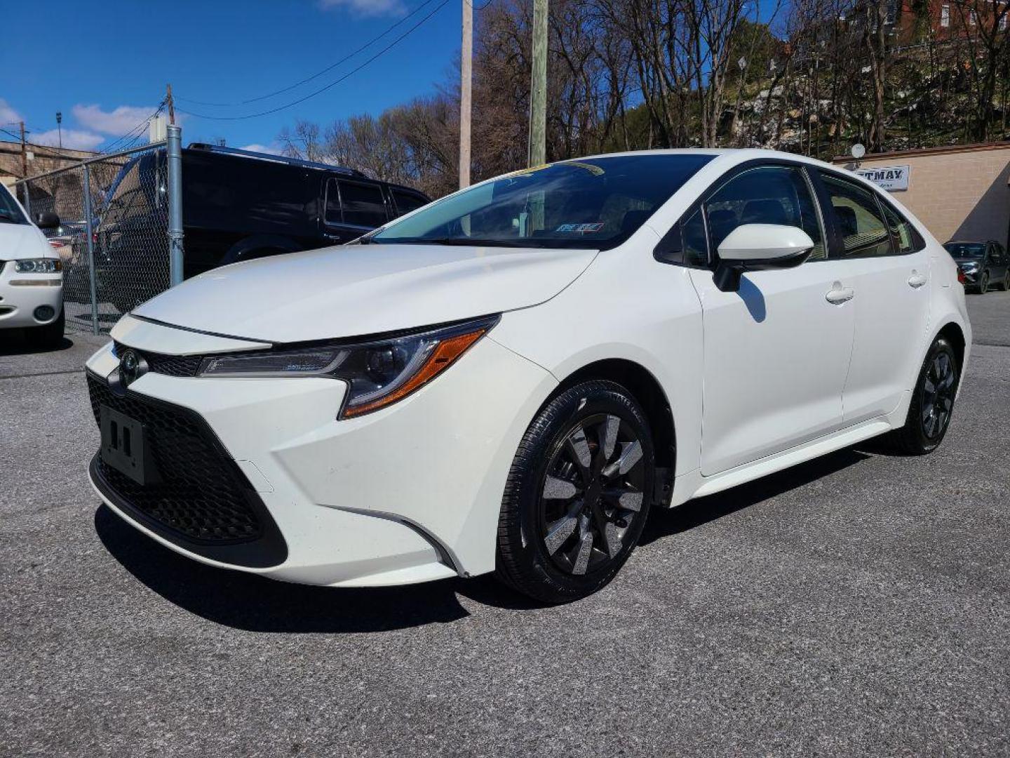 2020 WHITE TOYOTA COROLLA LE (JTDEPRAE9LJ) with an 1.8L engine, Continuously Variable transmission, located at 7981 Paxton Street, Harrisburg, PA, 17111, (717) 561-2926, 40.261490, -76.749229 - WE FINANCE!!! Good Credit/ Bad Credit/ No Credit - ALL Trade-Ins Welcomed!!! ***Guaranteed Credit Approval*** APPLY ONLINE or CALL us TODAY ;) Internet Prices and Marketplace Prices are SPECIAL discounted ***CASH DEALS*** Retail Prices are higher. Please call us to discuss your cash and finan - Photo#0